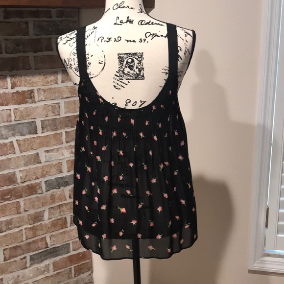 Victoria Secret Feminine crop flower Top - Picture 3 of 7